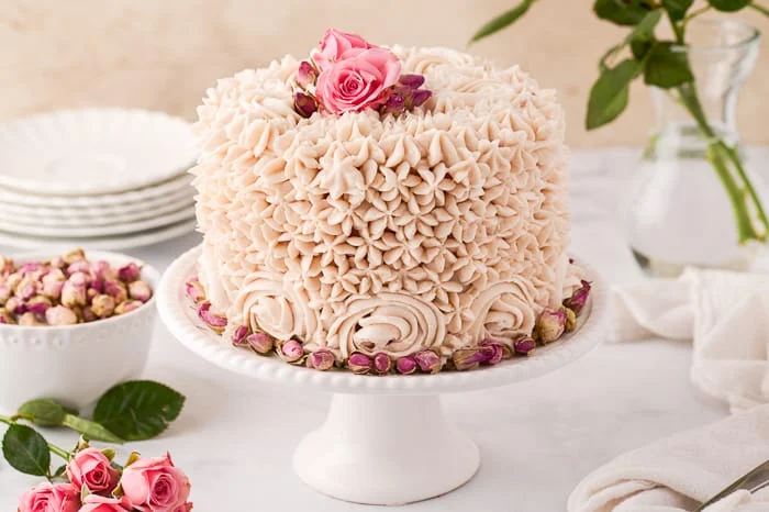picture of vanilla rose cake and the link to the recipe