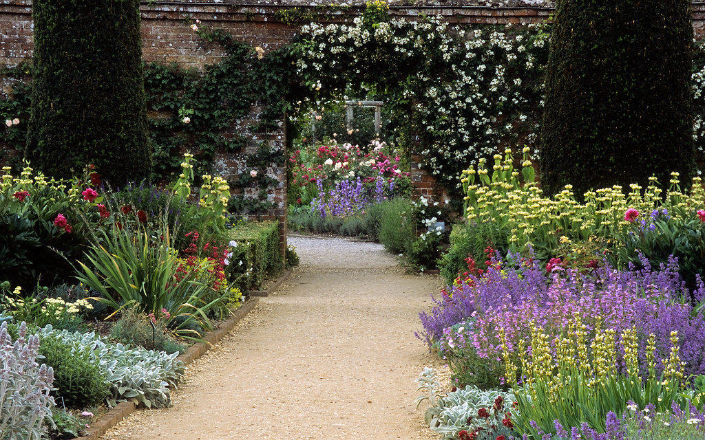 picture of the Mottisfont's Abbey Garden